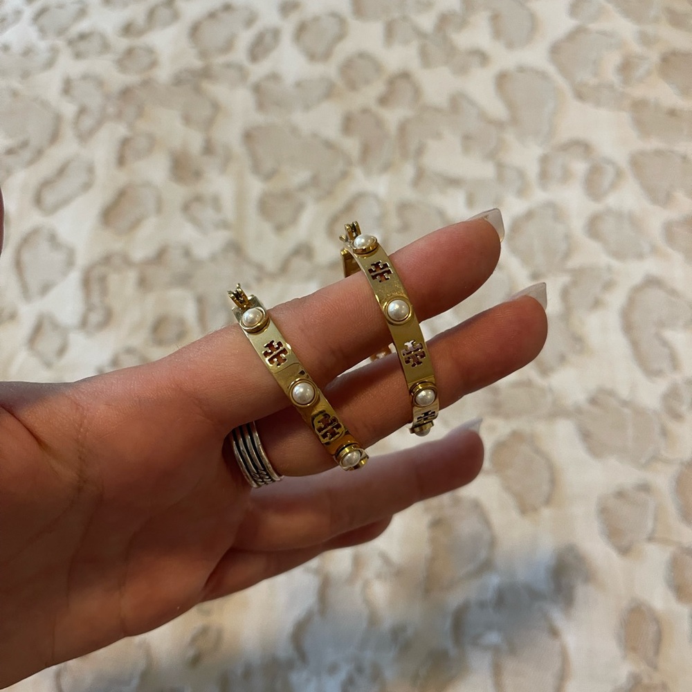 Pearl and Gold Tory Burch Earrings